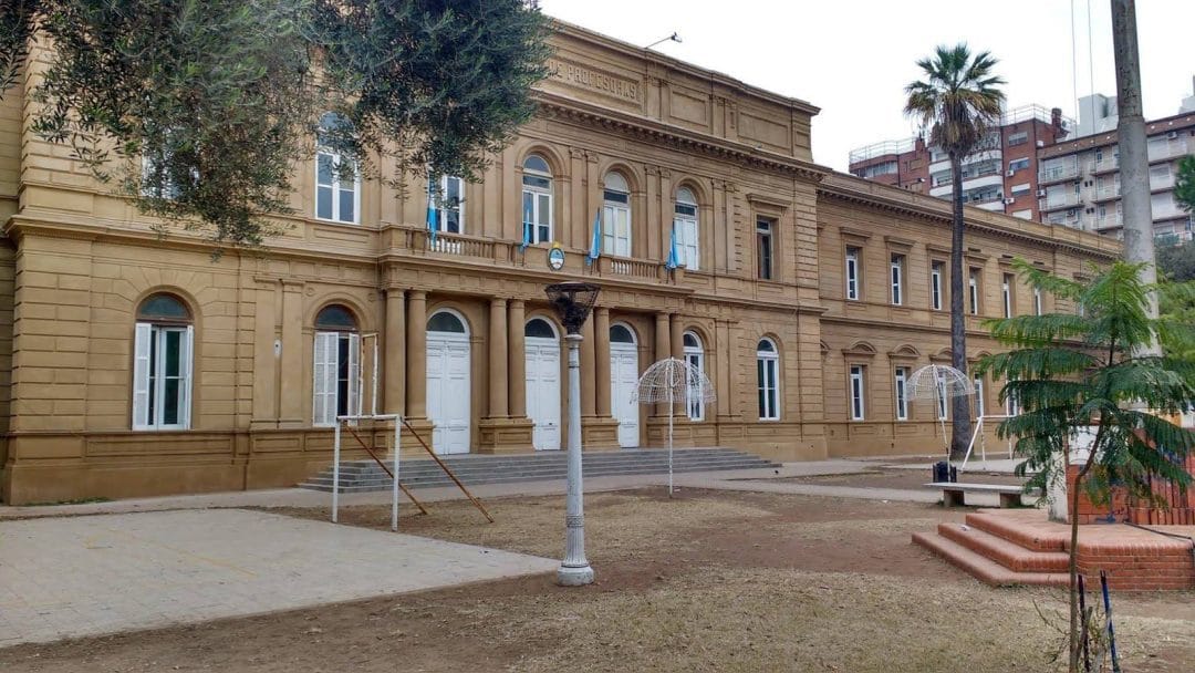Provincia restaurará el edificio de la Escuela Normal Nº 1