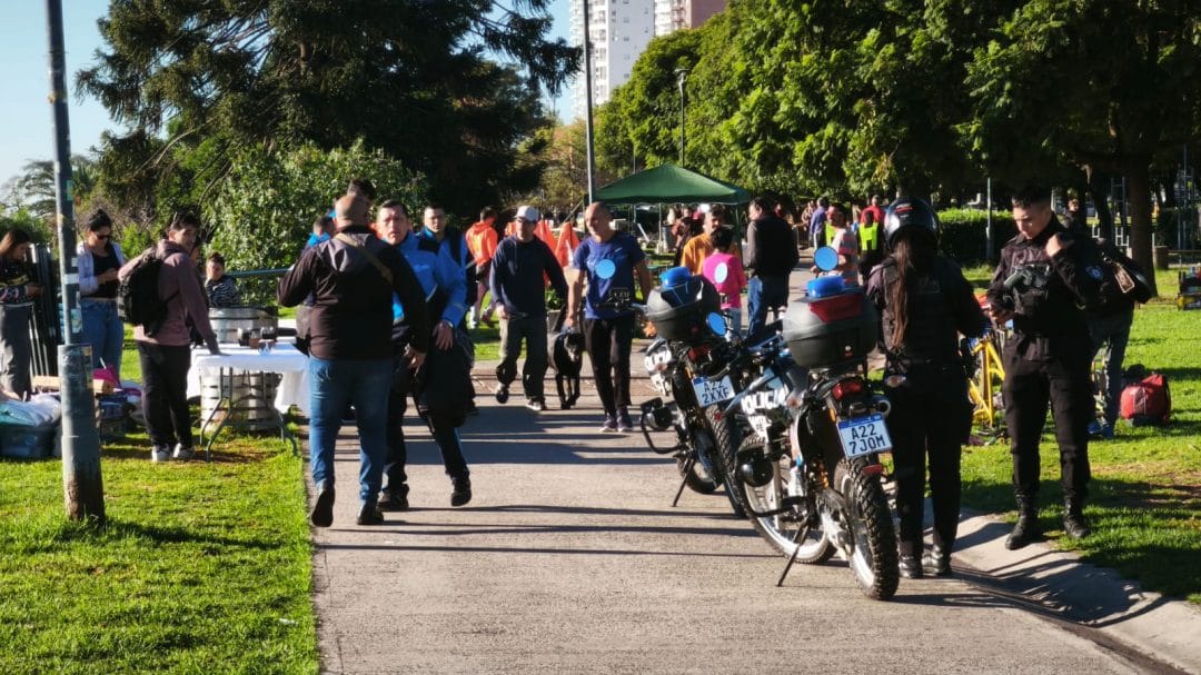 Agentes municipales participaron de amplio reordenamiento del espacio público en la costanera central
