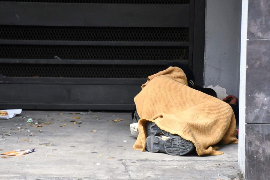 Indigencia: Se duplicaron las personas que viven en las calles de Rosario