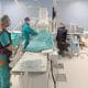 El Hospital Centenario realizó una intervención pionera que mejora la seguridad de pacientes cardíacos