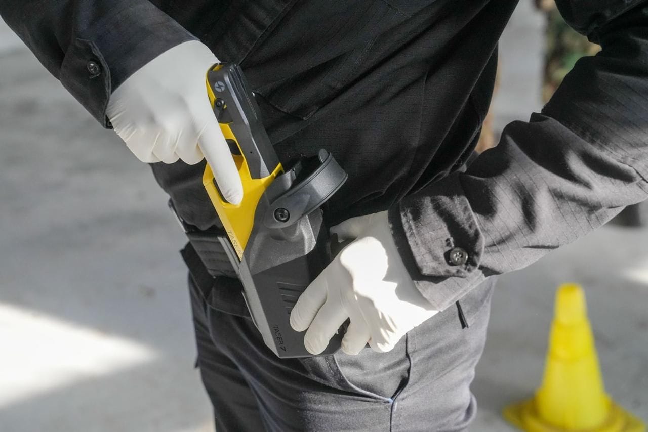 Seguridad: La Policía de Santa Fe utilizará pistolas Taser