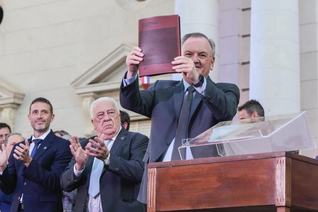 Sí, juro: Autoridades de los tres poderes, representantes de la sociedad civil y vecinos ya juraron la nueva Constitución de la Provincia