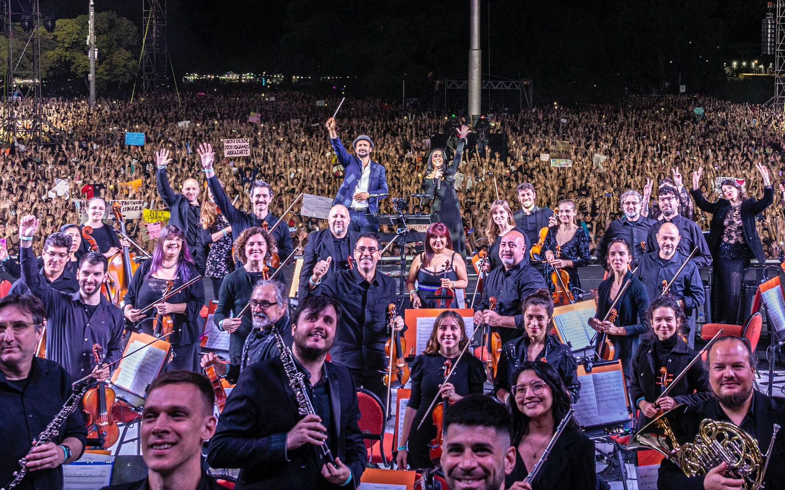 Rosario celebró su Tricentenario con un show histórico de Nicki Nicole y Juan Carlos Baglietto en el Monumento a la Bandera