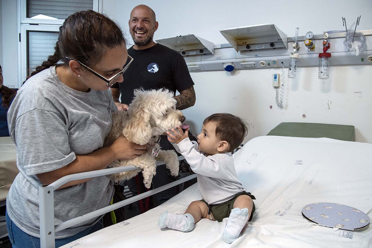 El Hospital Vilela realizó acompañamiento terapéutico a niños con animales de compañía