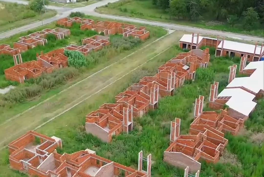 El Gobierno de Santa Fe retomará la construcción de 52 viviendas sociales abandonadas en Casilda