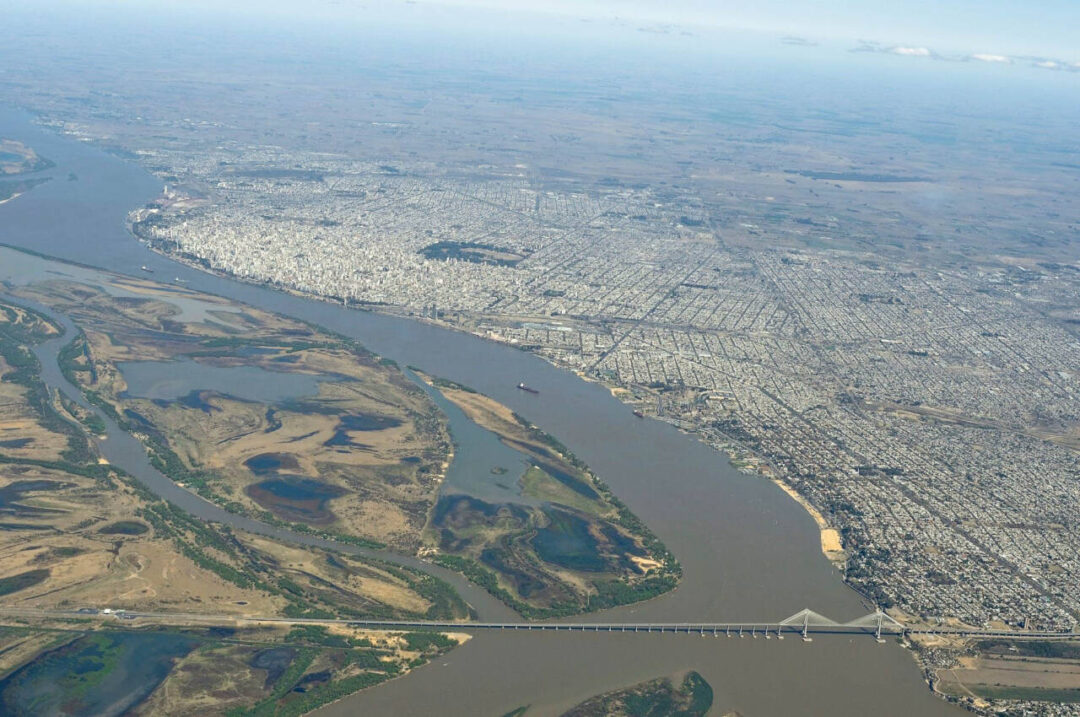 Cloacas al Paraná: Tras tres años, Rosario sigue esperando la planta que debía tratar el 40% de sus efluentes