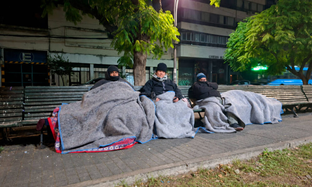 Situación de calle en Rosario: El frío expone una crisis social que ya creció un 40% en un año
