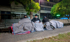 Situación de calle en Rosario: El frío expone una crisis social que ya creció un 40% en un año