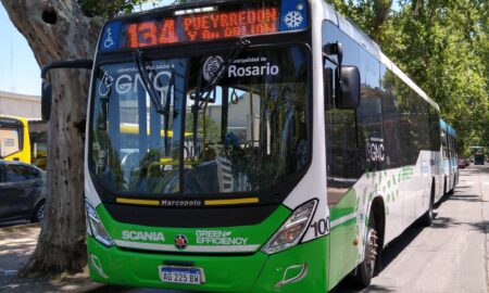 Movilidad: Rosario avanza con colectivos a GNC para renovar la flota