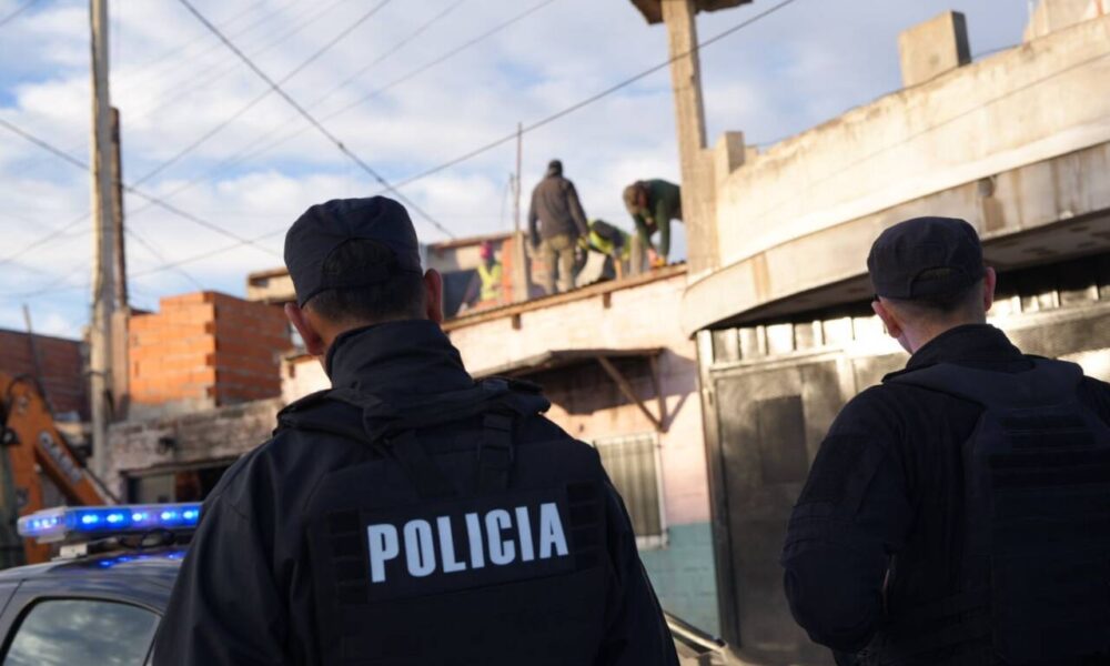 Derribaron en Villa Banana el búnker vinculado a uno de los principales acusados por el crimen del policía federal