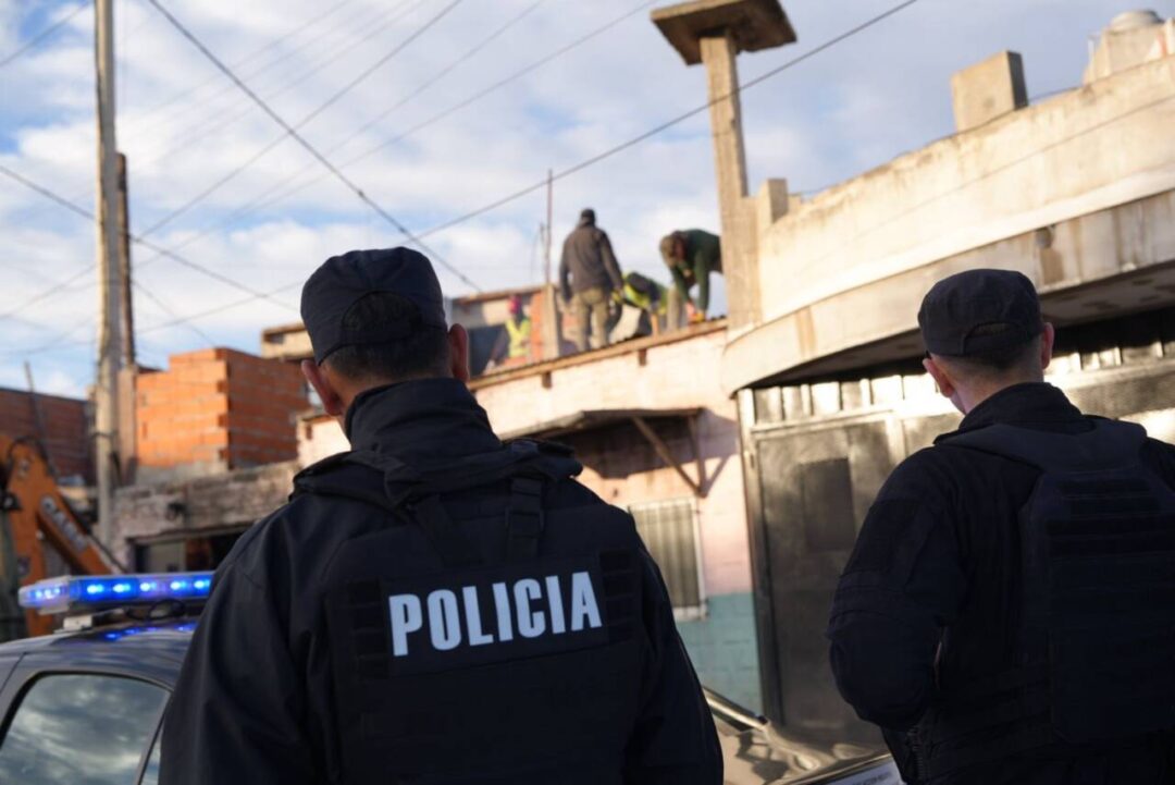 Derribaron en Villa Banana el búnker vinculado a uno de los principales acusados por el crimen del policía federal
