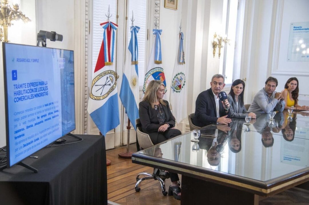 Javkin presentó 11 nuevas medidas de simplificación de trámites, habilitaciones y reclamos