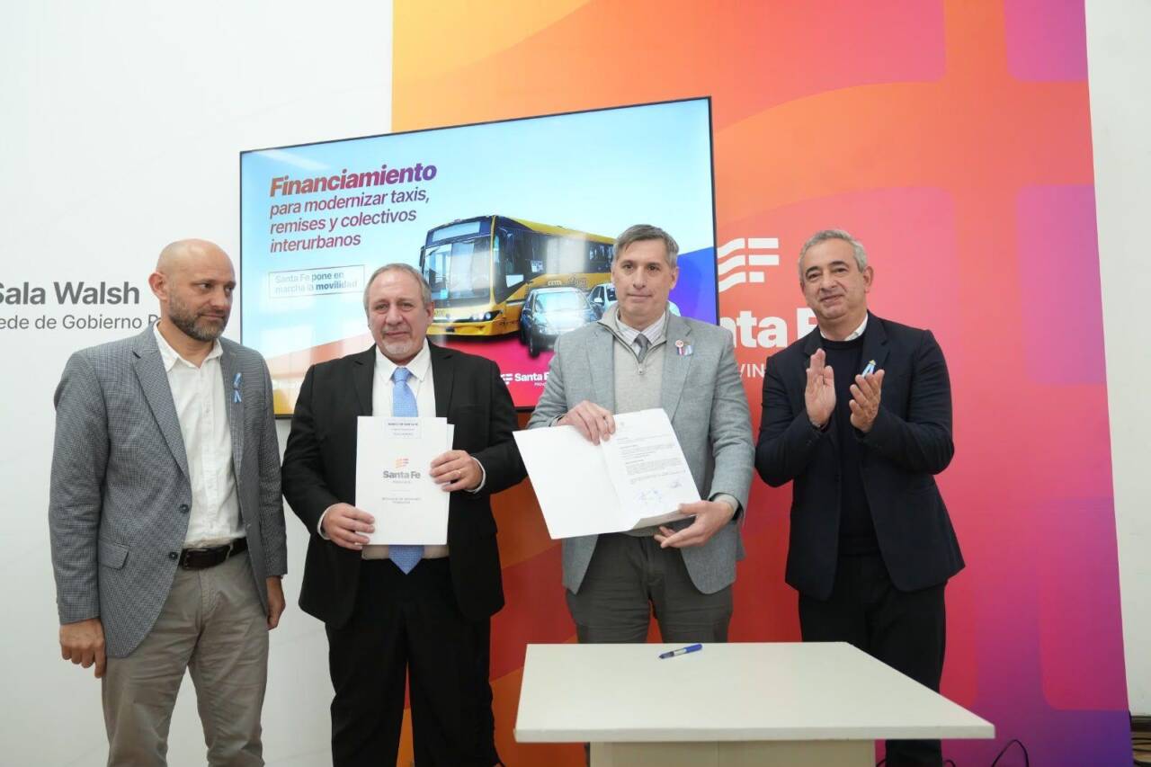 Santa Fe ofrece créditos para renovar taxis, remises y colectivos Santa Fe ofrece créditos para renovar taxis, remises y colectivos