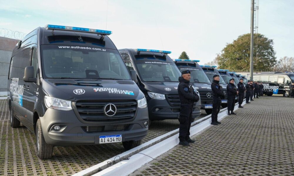 Santa Fe sumó 10 vehículos para traslados penitenciarios