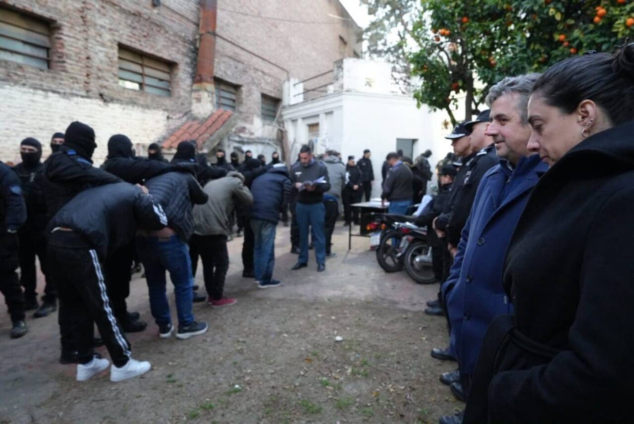 Provincia trasladó a más de 100 detenidos de comisarías de Rosario a unidades penales