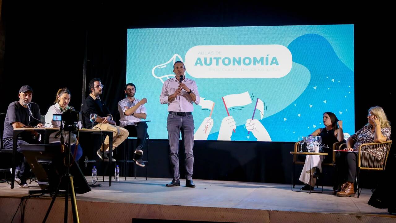 Pérez construye su Carta Orgánica en comunidad