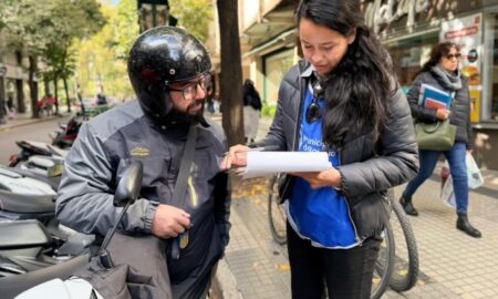 Censo a repartidores: Siete de cada diez trabajan en moto y la mayoría tiene menos de 35 años