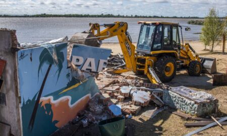Demolieron Paradiso y amplían la playa pública en la Costa Norte