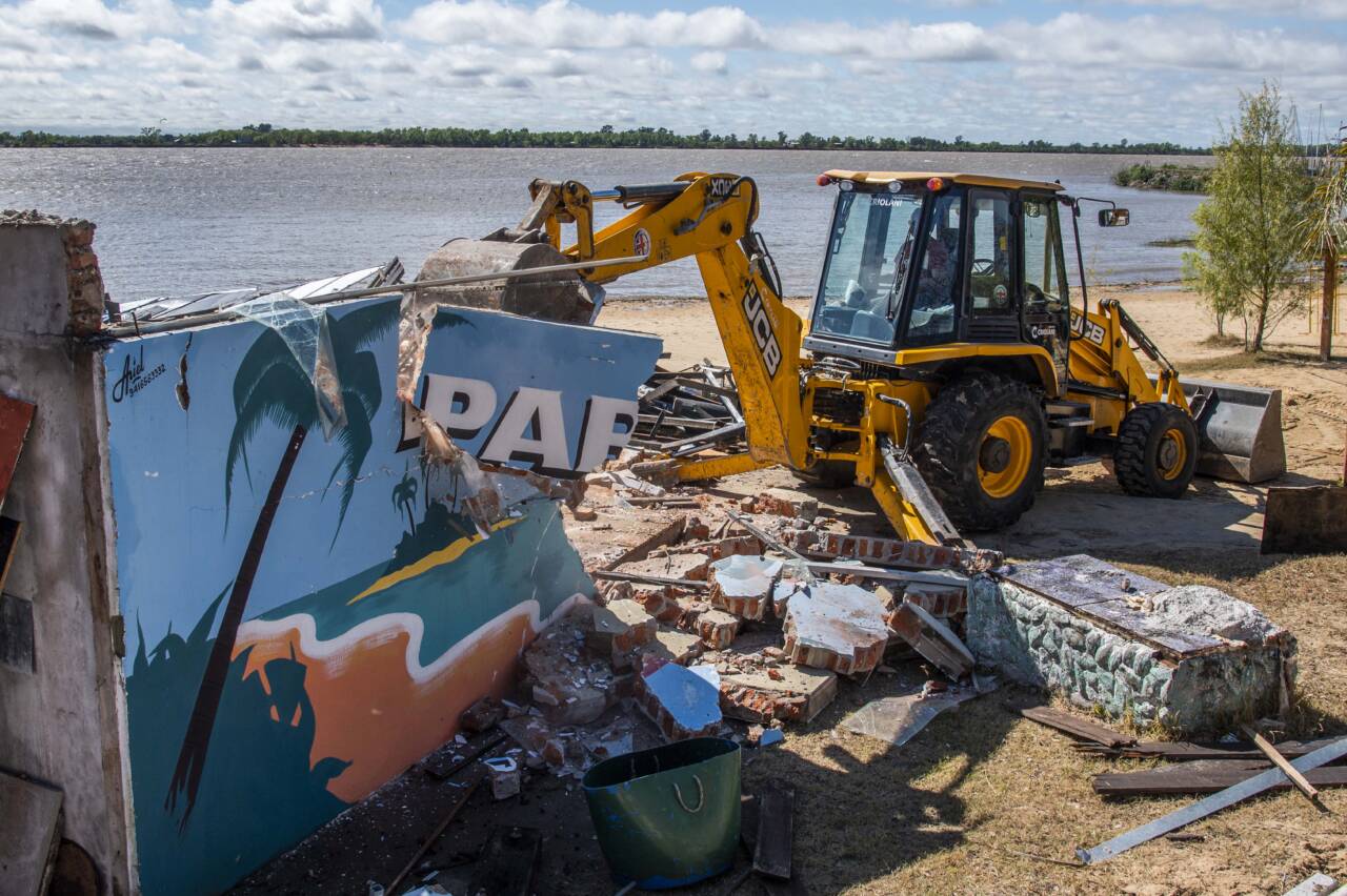 Demolieron Paradiso y amplían la playa pública en la Costa Norte