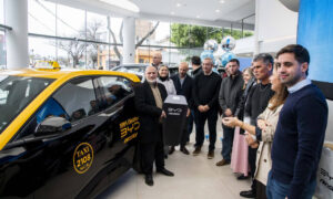 Rosario ya tiene su primer taxi eléctrico en las calles